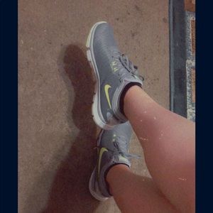 Good condition worn 2 times. Very comfortable.